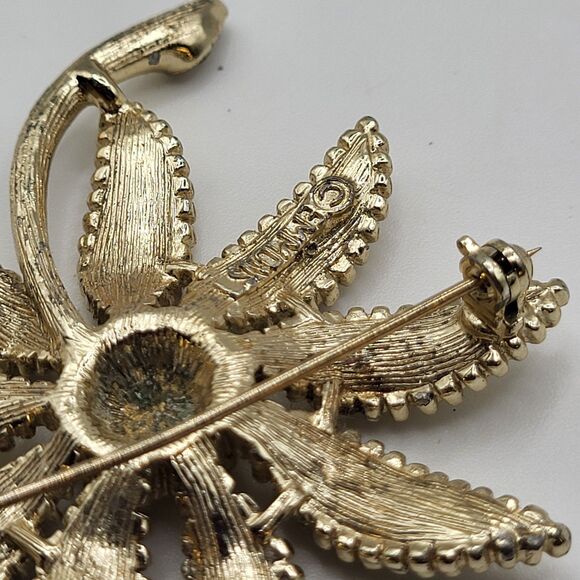 Vintage EMMONS Bezel Set White Gold Tone Flower Brooch Pin 2.5in - Picture 5 of 6